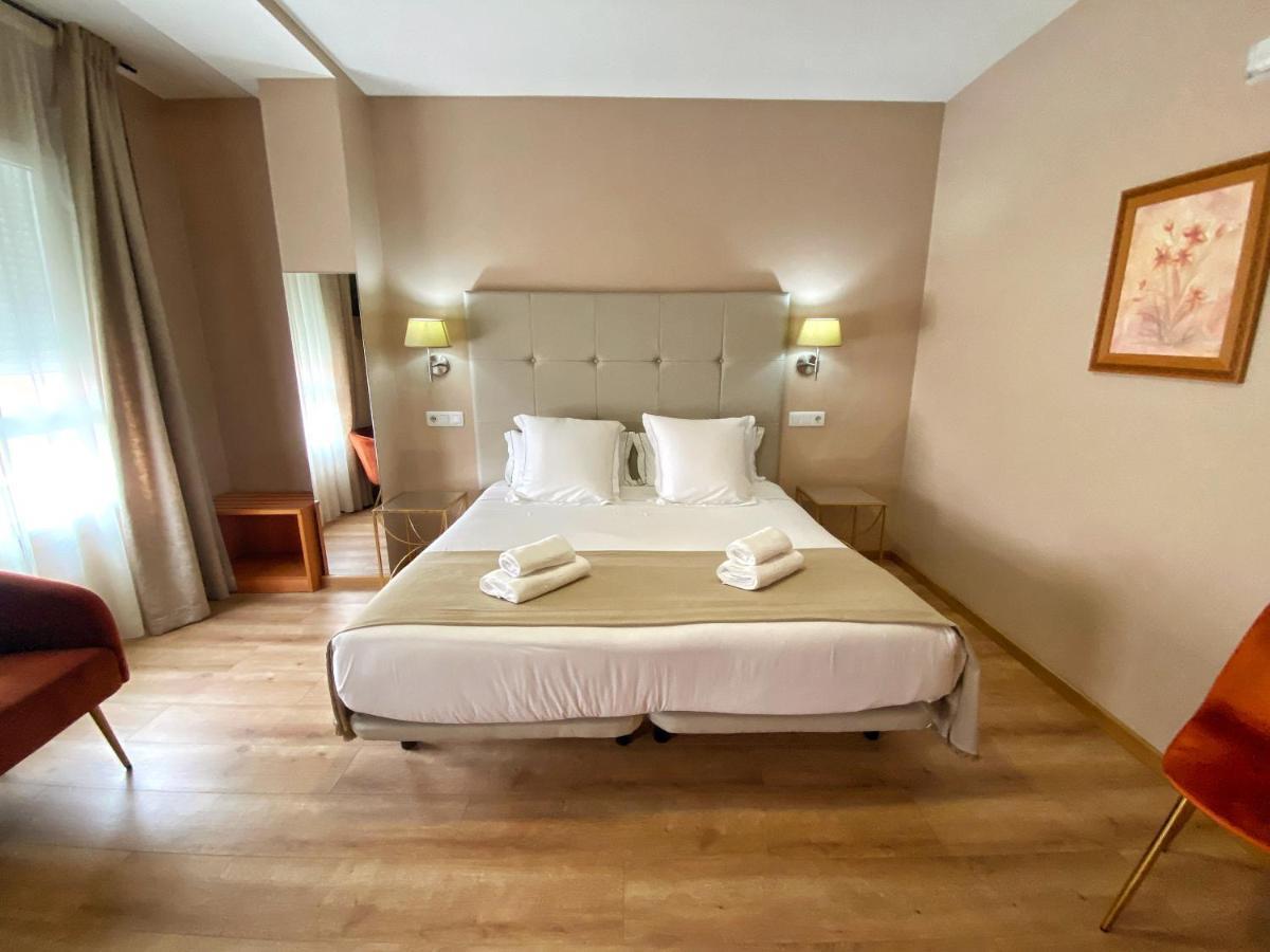 Hotel Ribeira Sacra Монфорте де Лемос Екстериор снимка