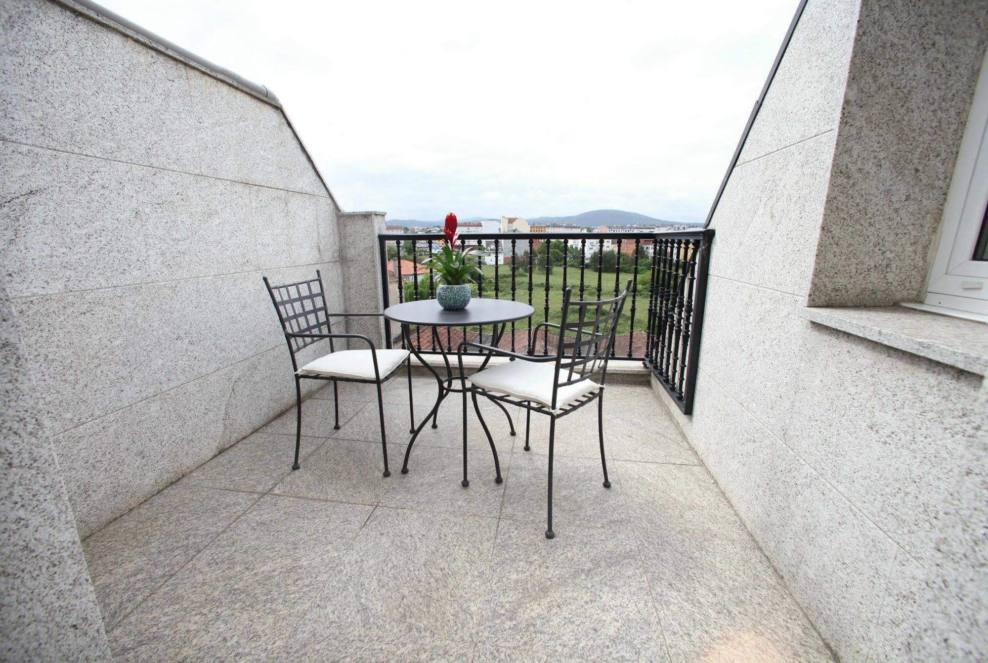Hotel Ribeira Sacra Монфорте де Лемос Екстериор снимка