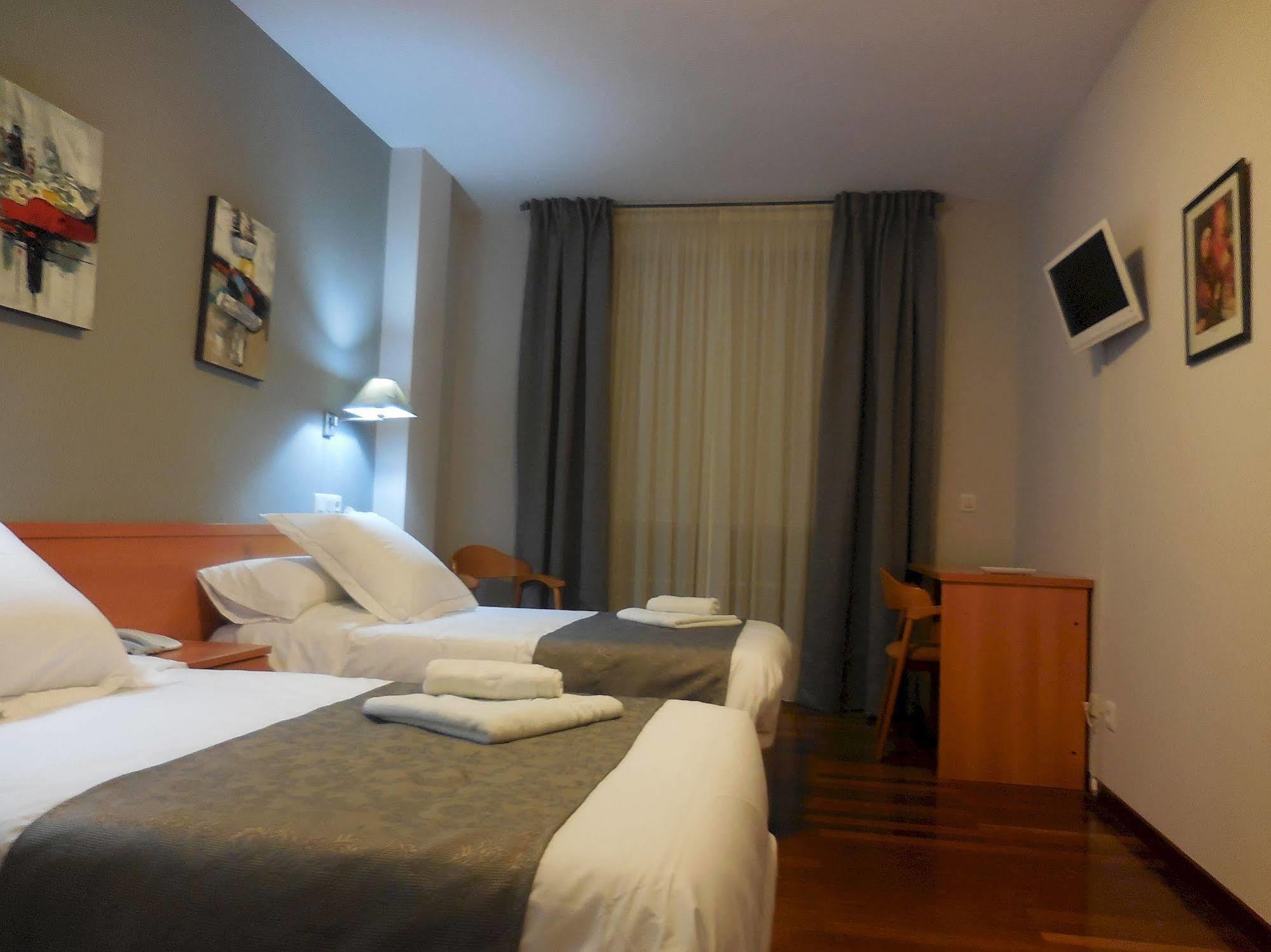Hotel Ribeira Sacra Монфорте де Лемос Екстериор снимка